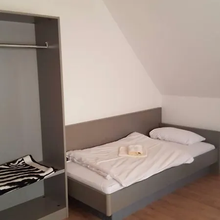 Homestay Private Room's Sana Hannover